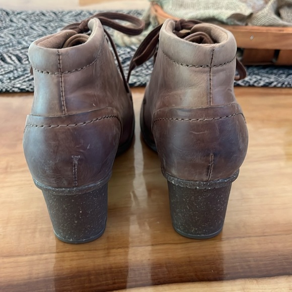 Clarks booties - Picture 4 of 9